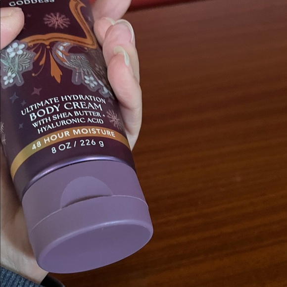 Bath & Body Works Moonlit Goddess Collection - Purple and Silver - Picture 13 of 15